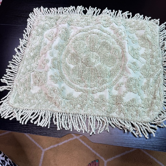 Chenille Sage Medalion Tufting Textured Bedspread with Fringe size King - Picture 12 of 16